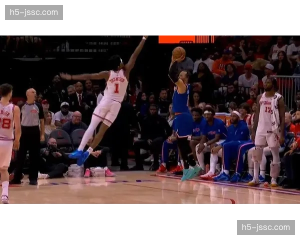 布伦森场均26.1分带队前行 尼克斯控卫助攻失误比控制出色